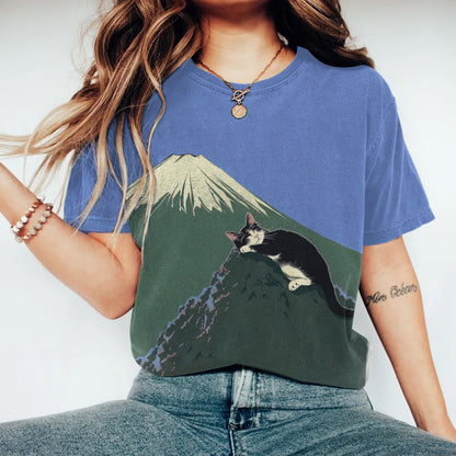 Abstract Creative Cute Cat Sleeping Next To Mount Fuji Painting Art T-Shirt elevenforest