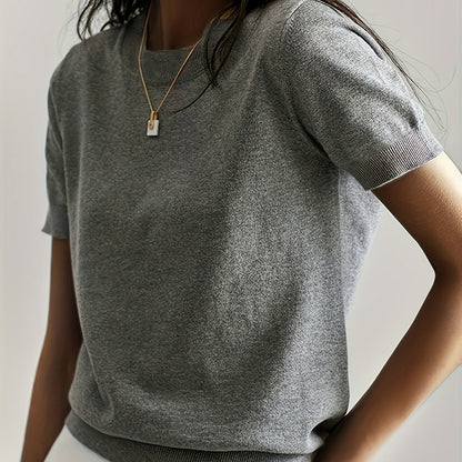 LM | Versatile and comfortable sweater