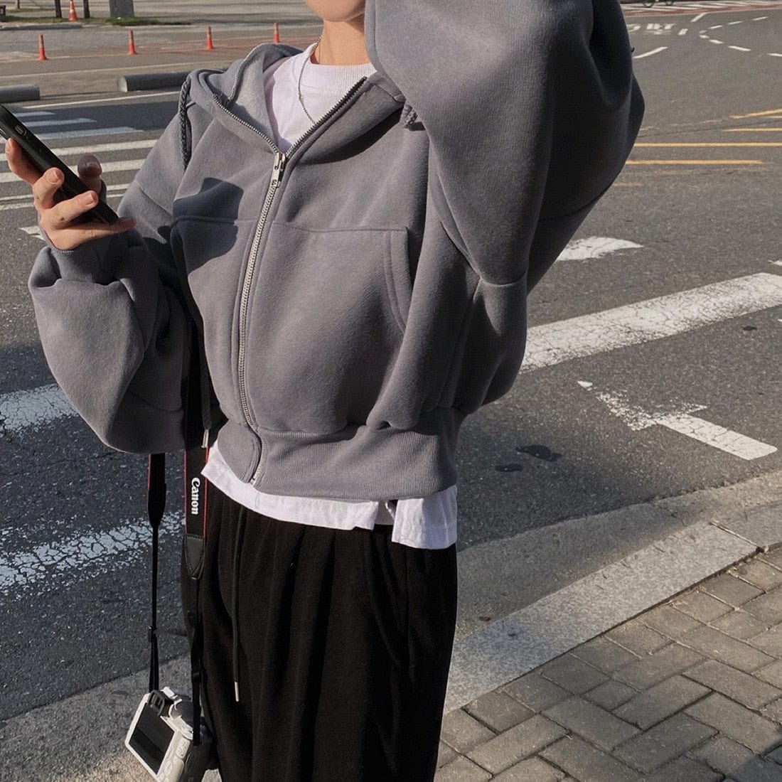 LM | Casual sweater with long sleeves and drawstring