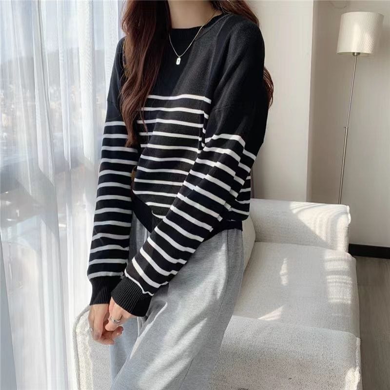 LM | Solid round neck sweater