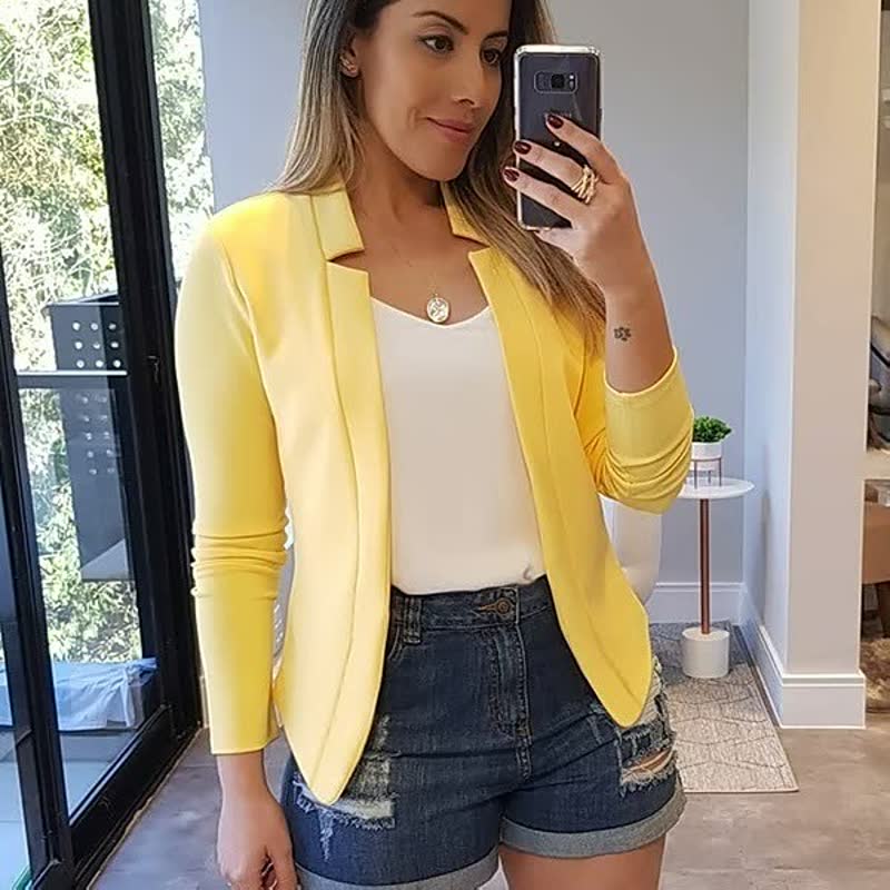 LM | ElegantBlazer™: Chic across the street