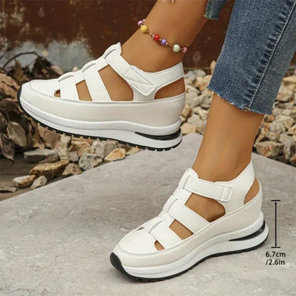LM | Closed toe sandals